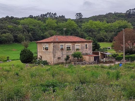 Foto 1 de Casa rural en venda a Arnuero de 5 habitacions amb jardí