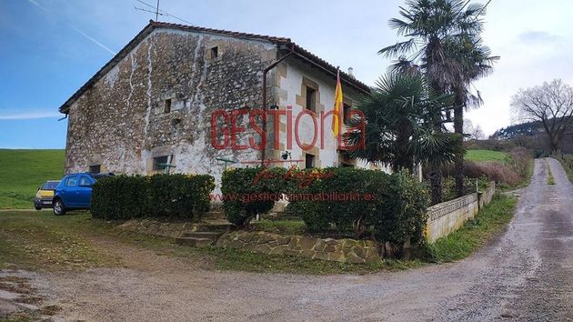 Foto 2 de Casa rural en venda a Villafufre de 3 habitacions amb garatge i jardí