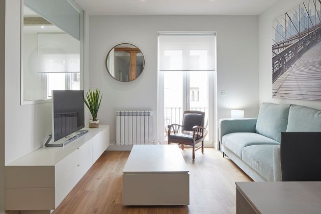 Foto 1 de Piso en alquiler en calle Secundino Esnaola de 3 habitaciones con muebles y calefacción