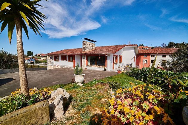 Foto 1 de Chalet en venta en Vidiago-Pendueles-Tresgrandas de 4 habitaciones con terraza y garaje