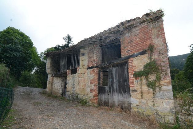 Foto 2 de Casa en venda a Cué-San Roque-Andrín de 1 habitació amb jardí