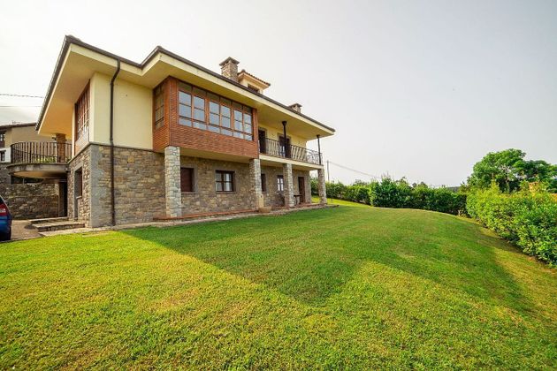 Foto 1 de Casa en venda a Ribadesella de 8 habitacions amb terrassa i garatge