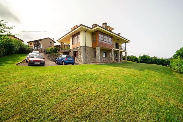 Foto 2 de Casa en venda a Ribadesella de 8 habitacions amb terrassa i garatge