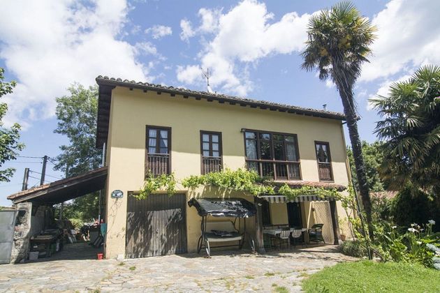 Foto 1 de Casa en venta en Celorio-Poó-Parres de 7 habitaciones con garaje y jardín