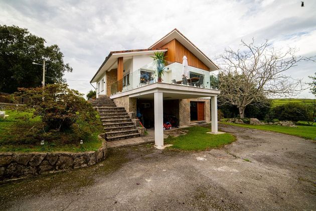 Foto 2 de Xalet en venda a Pría-Nueva-Hontoria-Naves de 3 habitacions amb terrassa i jardí