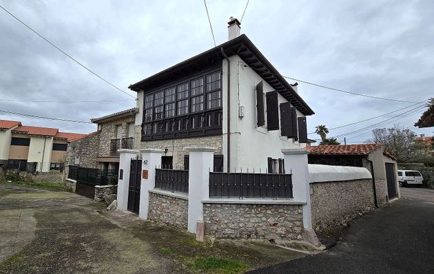 Foto 2 de Casa en venta en Celorio-Poó-Parres de 3 habitaciones con terraza y piscina