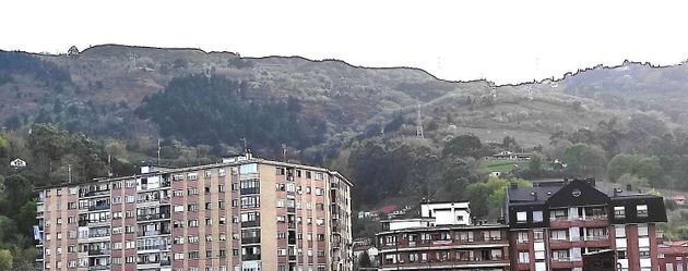 Foto 1 de Pis en venda a Valle de Trápaga-Trapagaran de 3 habitacions amb terrassa i balcó