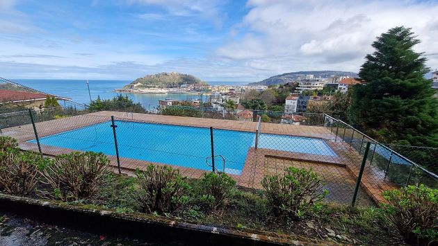 Foto 1 de Dúplex en venta en Aiete de 4 habitaciones con terraza y piscina