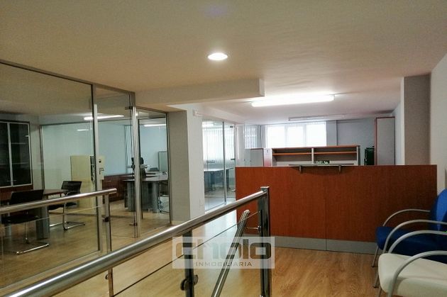 Foto 2 de Alquiler de oficina en Recatelo - O Carme de 137 m²