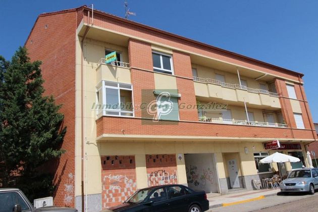 Foto 1 de Piso en venta en avenida León de 3 habitaciones con terraza y calefacción