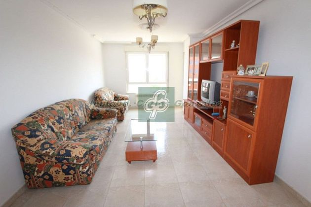 Foto 2 de Pis en venda a avenida León de 3 habitacions amb terrassa i calefacció