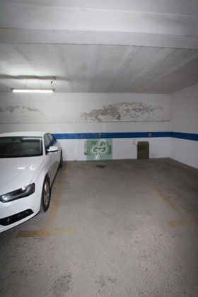 Foto 2 de Venta de garaje en avenida Maragatos de 26 m²
