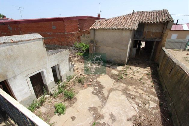 Foto 2 de Casa adossada en venda a calle Fuente de 4 habitacions amb garatge