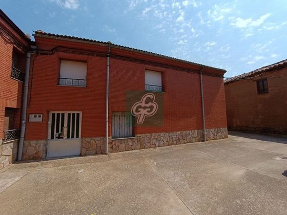 Foto 1 de Casa en venda a calle Tras la Iglesia de 5 habitacions amb garatge i calefacció