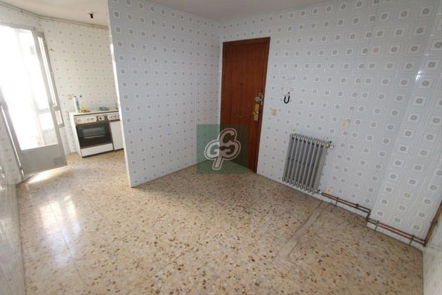 Foto 2 de Piso en venta en calle De Francos de 4 habitaciones con terraza y calefacción