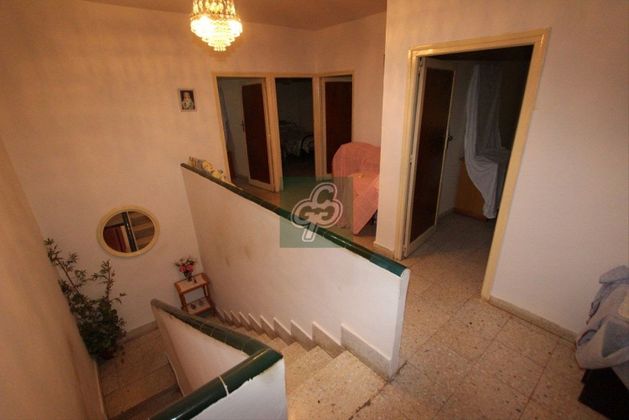 Foto 2 de Casa en venda a calle Lisboa de 4 habitacions amb garatge