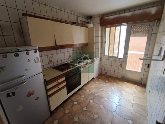 Foto 1 de Piso en venta en calle Astorga de 3 habitaciones con terraza