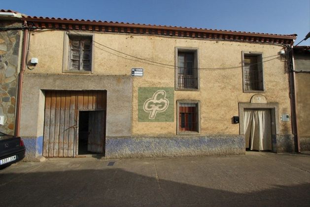 Foto 1 de Casa en venda a calle La Iglesia de 4 habitacions amb garatge i calefacció