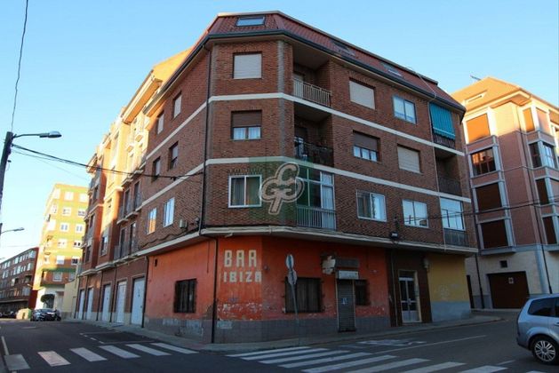 Foto 2 de Àtic en venda a calle La Viña de 2 habitacions amb calefacció i ascensor