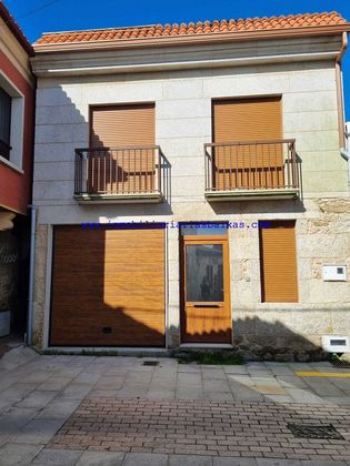 Foto 1 de Casa en venda a calle Montevixan de 3 habitacions amb terrassa i garatge