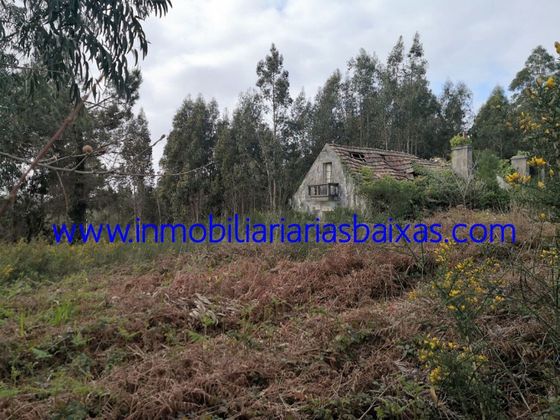 Foto 2 de Casa rural en venda a Ribeira de 3 habitacions amb jardí