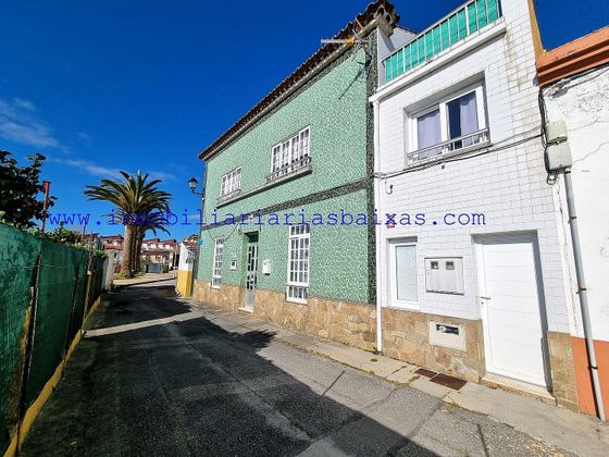 Foto 2 de Casa en venta en Ribeira de 7 habitaciones con terraza y garaje