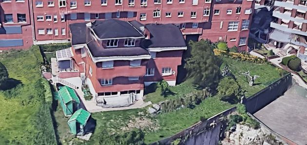 Foto 1 de Venta de casa adosada en calle Victor Sáenz de 4 habitaciones con piscina y garaje