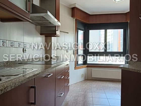 Foto 1 de Venta de piso en Alcabre - Navia - Comesaña de 3 habitaciones con piscina y garaje