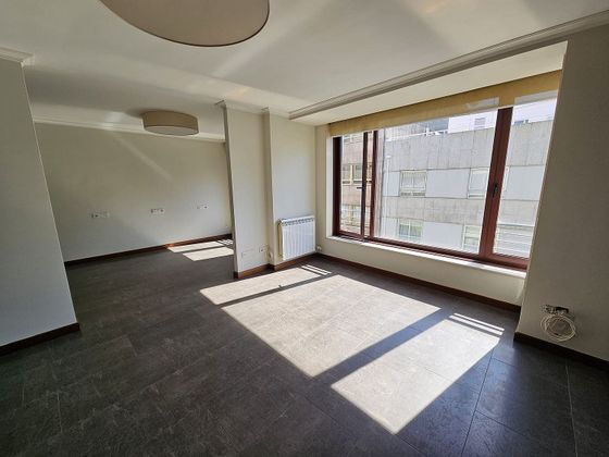 Foto 1 de Venta de piso en Zona de Plaza de Barcelos de 3 habitaciones con garaje y calefacción