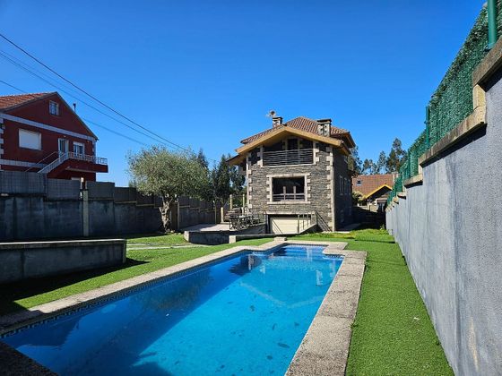 Foto 2 de Venta de chalet en Ponte Caldelas de 3 habitaciones con terraza y piscina