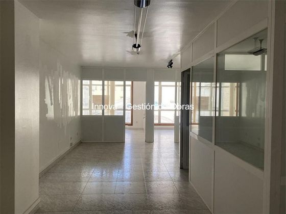 Foto 1 de Alquiler de oficina en Zona de Plaza de Barcelos de 82 m²