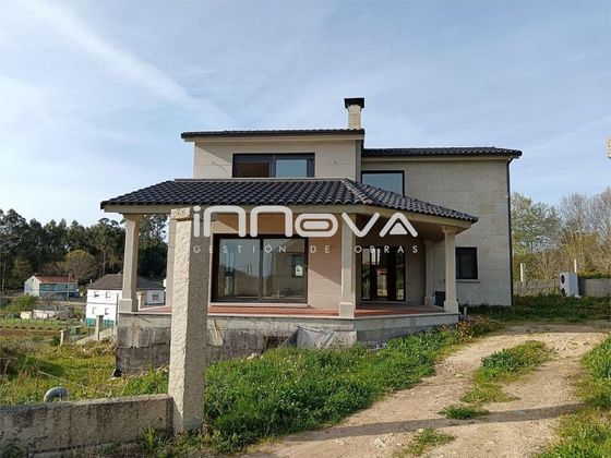 Foto 1 de Casa en venda a Bueu de 4 habitacions amb terrassa i garatge