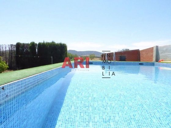 Foto 2 de Chalet en venta en Piedrabuena de 4 habitaciones con terraza y piscina