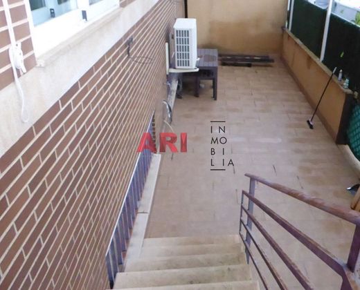 Foto 2 de Venta de dúplex en Miguelturra de 4 habitaciones con terraza y piscina