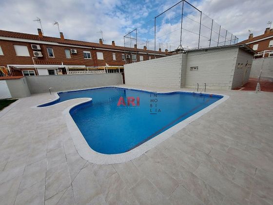 Foto 1 de Venta de casa adosada en Miguelturra de 4 habitaciones con piscina y garaje