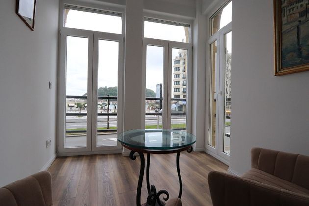 Foto 2 de Piso en venta en calle Miraconcha de 4 habitaciones con balcón y aire acondicionado