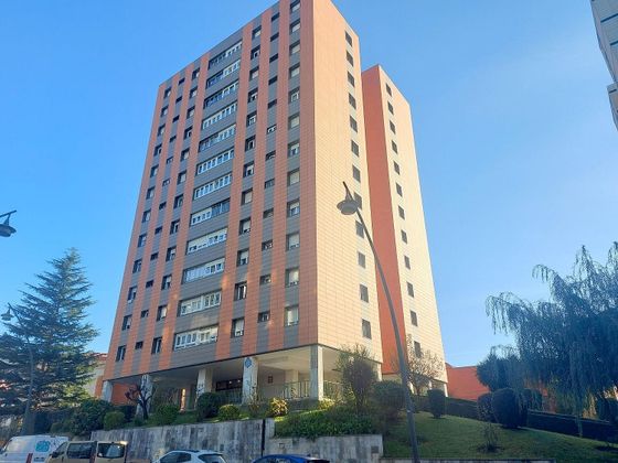 Foto 1 de Pis en venda a Otxarkoaga de 4 habitacions amb balcó i ascensor