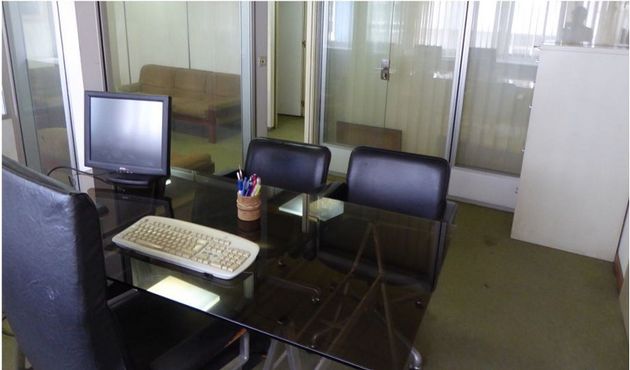 Foto 2 de Oficina en lloguer a Cuatro Caminos - Plaza de la Cubela de 360 m²