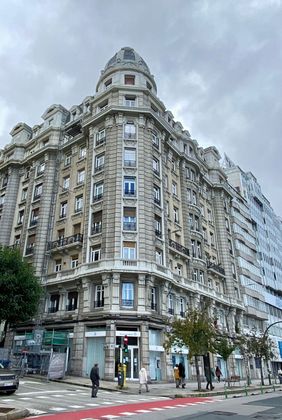 Foto 1 de Venta de piso en avenida Linares Rivas de 4 habitaciones con terraza y balcón