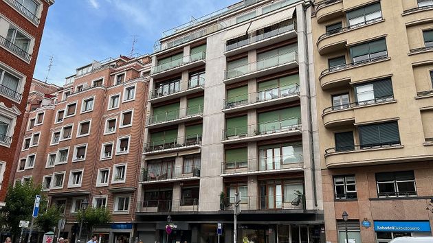 Foto 1 de Pis en venda a calle General Concha de 6 habitacions amb terrassa i balcó