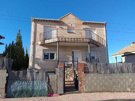 Foto 2 de Xalet en venda a calle Laredo de 4 habitacions amb terrassa i garatge