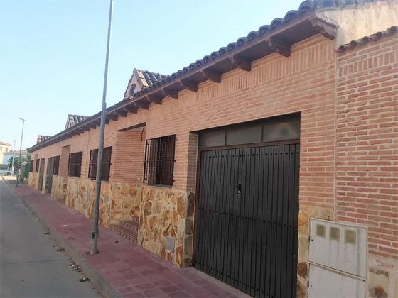 Foto 1 de Venta de casa adosada en calle Murillo de 3 habitaciones con terraza y garaje