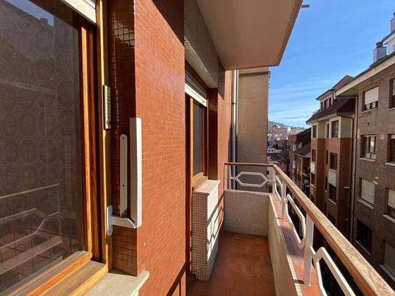 Foto 1 de Pis en venda a calle Fraternidad de 3 habitacions amb terrassa i garatge