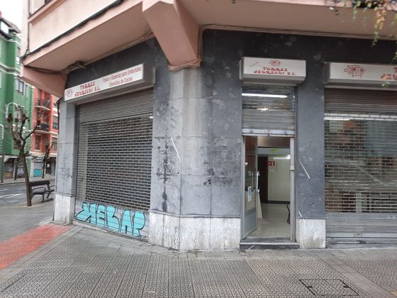 Foto 1 de Local en venda a calle Luis Briñas de 211 m²