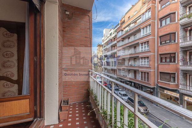 Foto 1 de Pis en venda a Barrio de Abando de 5 habitacions amb terrassa i balcó