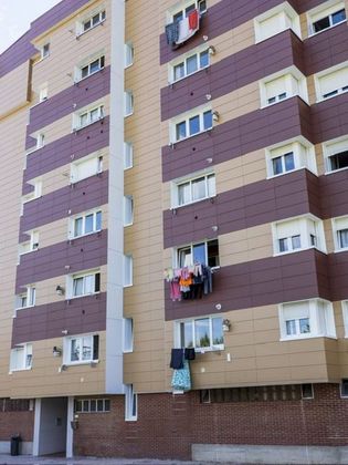 Foto 2 de Pis en venda a calle Sorribero de 3 habitacions amb garatge i balcó