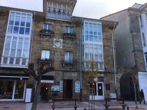 Foto 1 de Pis en venda a calle De Carlos III de 4 habitacions amb balcó i calefacció