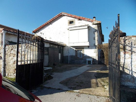 Foto 1 de Casa en venda a calle Poblado Requejo de 4 habitacions amb garatge i jardí