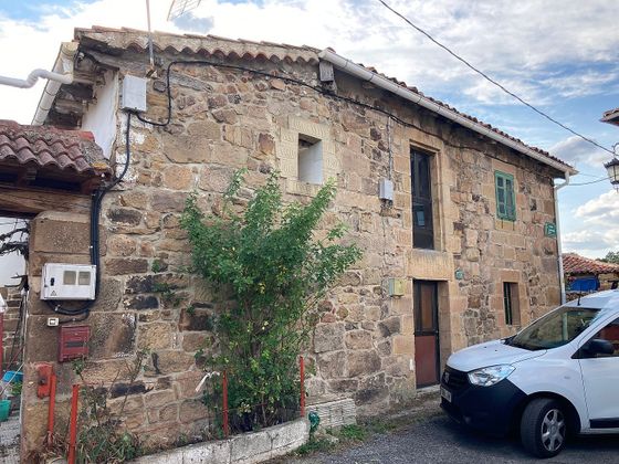 Foto 2 de Venta de casa en barrio Arantiones de 3 habitaciones con jardín y balcón