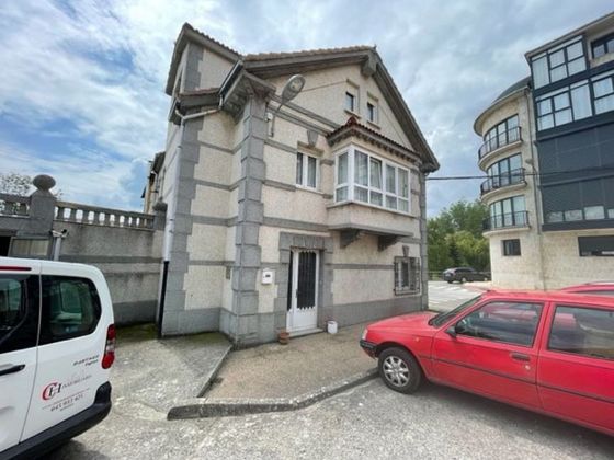Foto 2 de Casa en venda a calle Barcenilla de 4 habitacions amb garatge i balcó